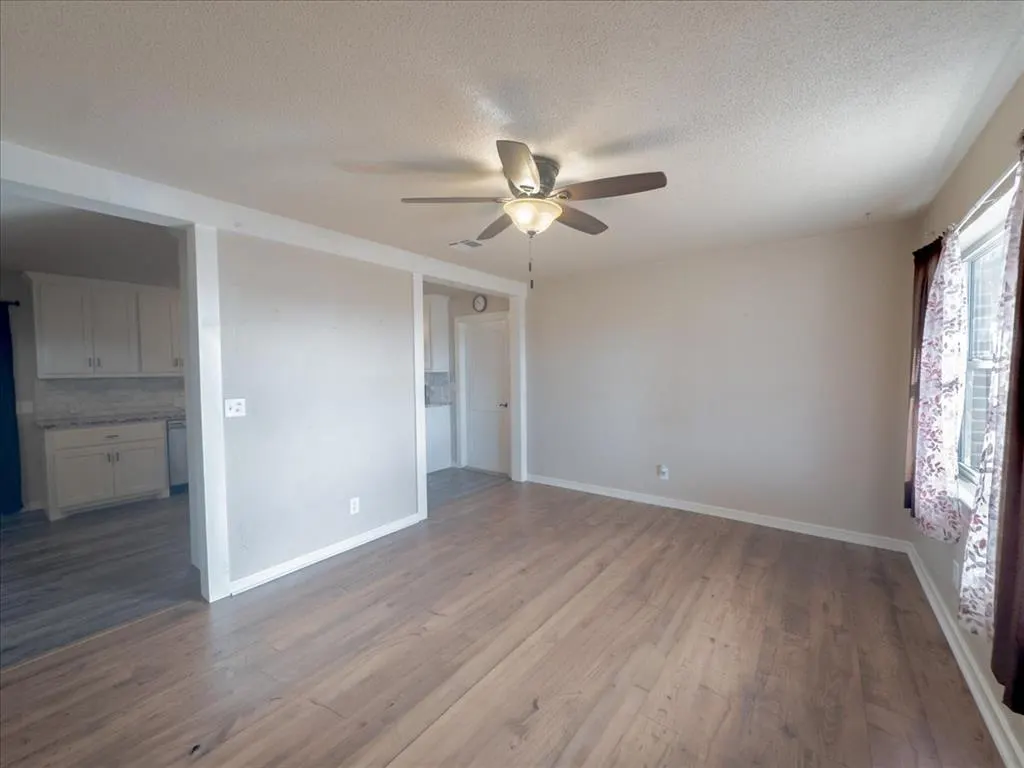 Photo 4 — 25025 100th Street, Maysville, OK 73057