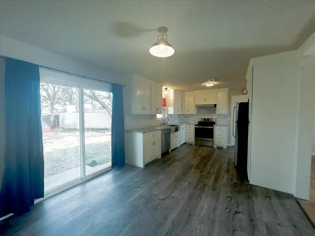 Photo 7 — 25025 100th Street, Maysville, OK 73057