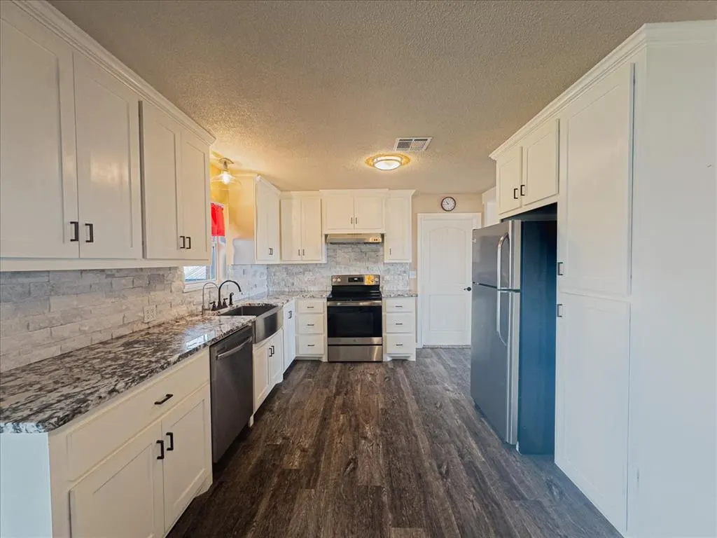 Photo 8 — 25025 100th Street, Maysville, OK 73057