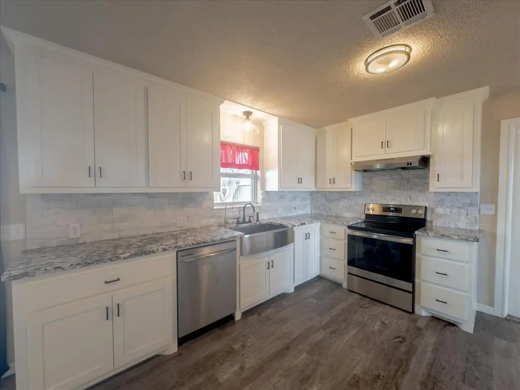 Photo 9 — 25025 100th Street, Maysville, OK 73057