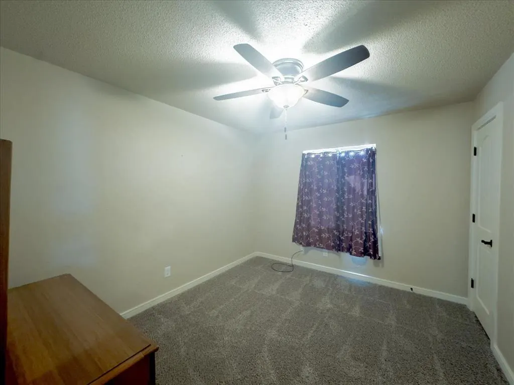 Photo 11 — 25025 100th Street, Maysville, OK 73057