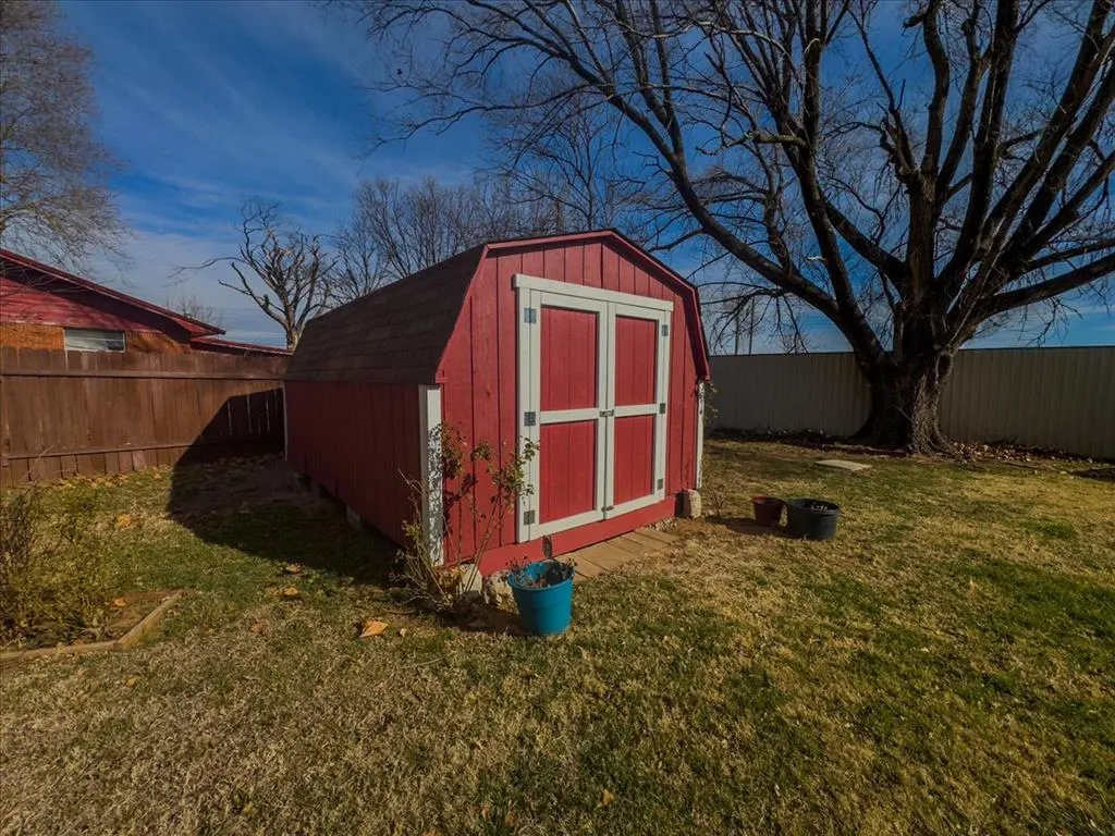 Photo 28 — 25025 100th Street, Maysville, OK 73057