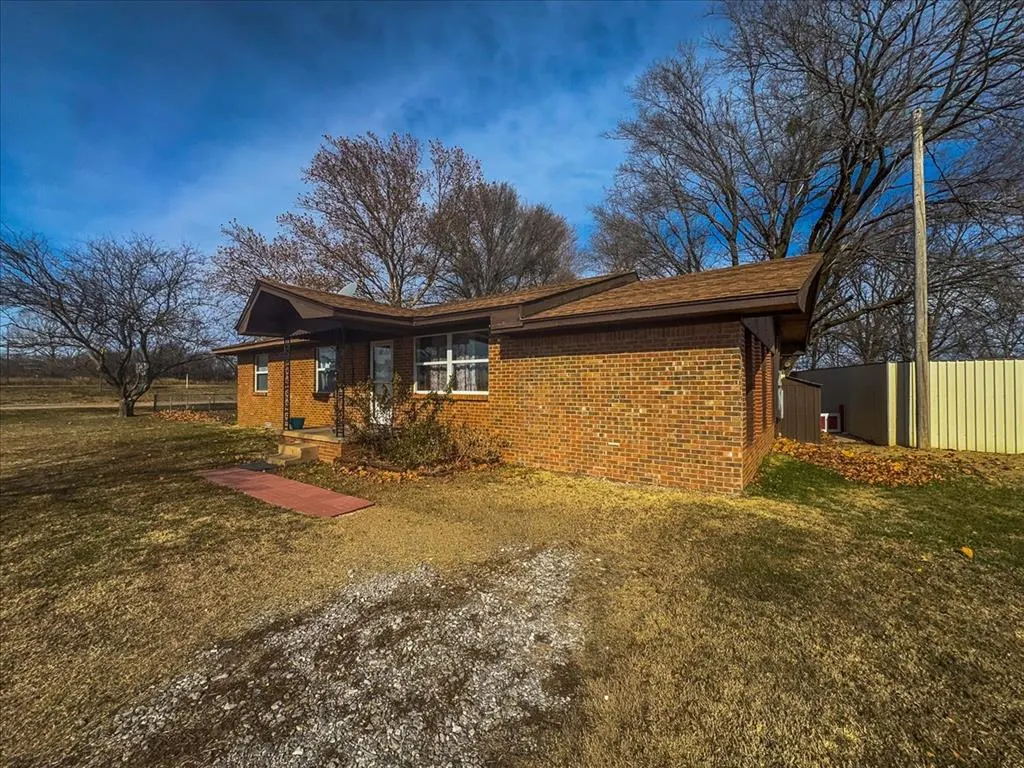 Photo 31 — 25025 100th Street, Maysville, OK 73057