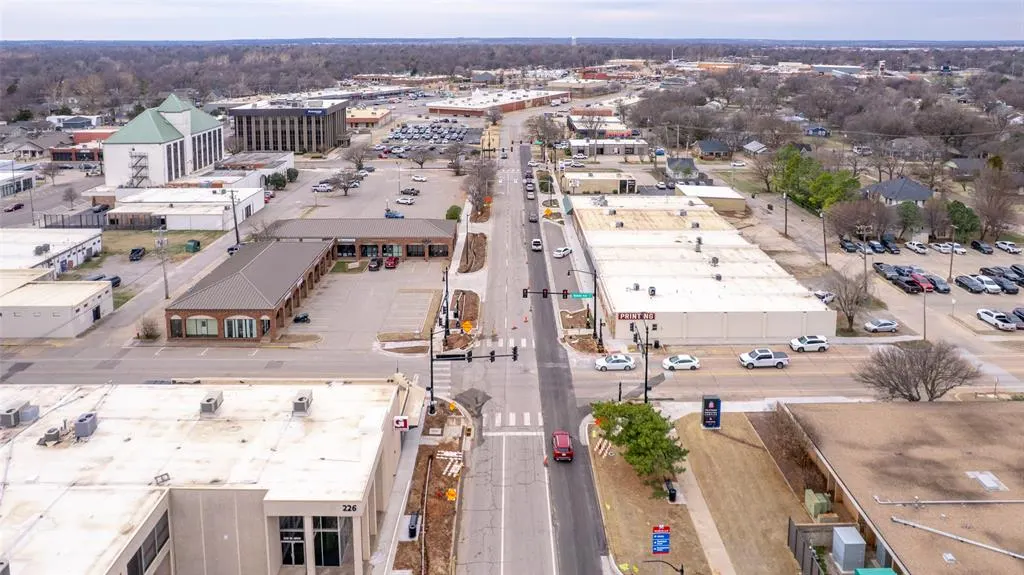 Photo 29 — 317 W Gray Street, Norman, OK 73069