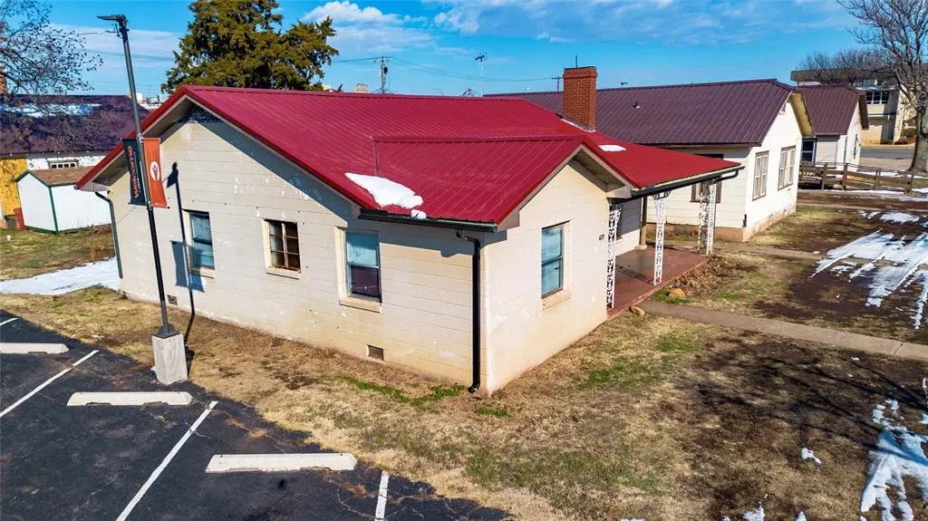 Photo 2 — 420 W Colorado Avenue, Chickasha, OK 73018