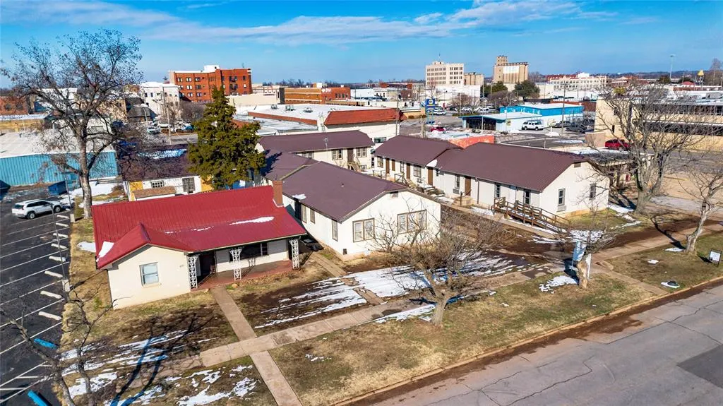 Photo 7 — 420 W Colorado Avenue, Chickasha, OK 73018