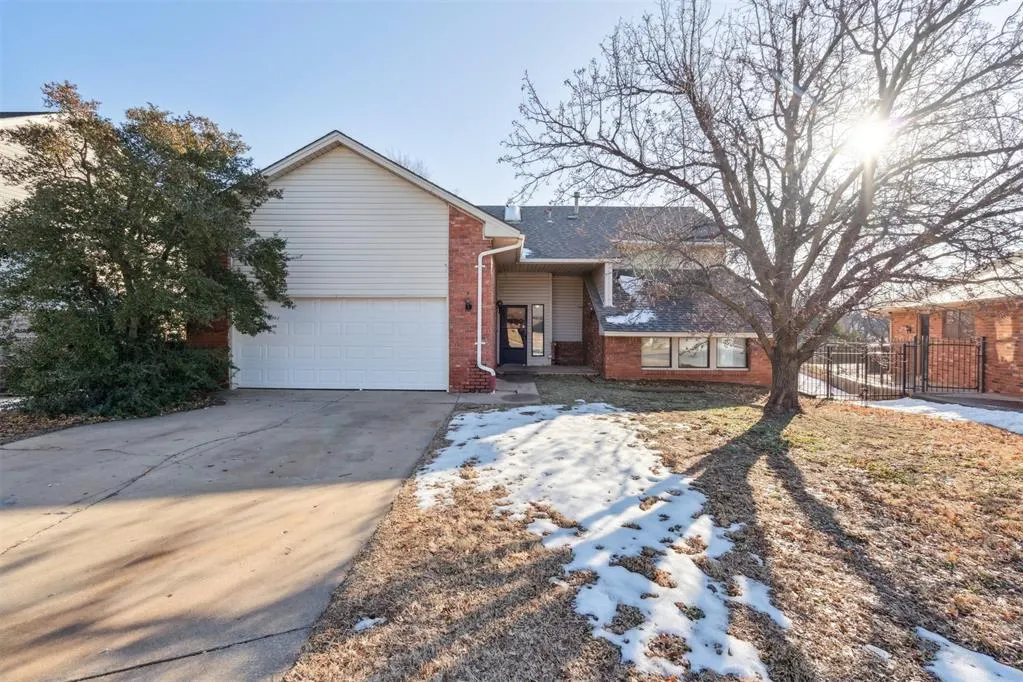 Front exterior — 11608 Kings Circle, Oklahoma City, OK 73162