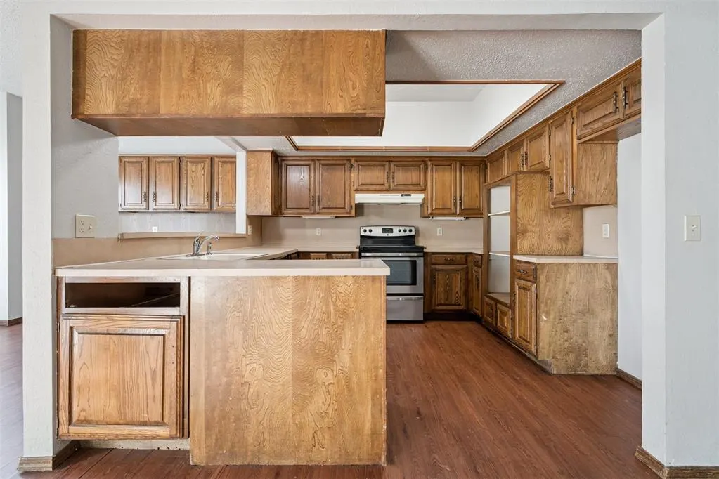 Photo 9 — 11608 Kings Circle, Oklahoma City, OK 73162
