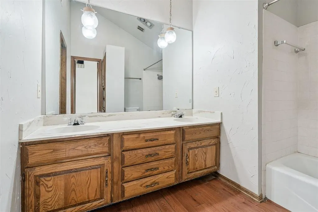 Photo 15 — 11608 Kings Circle, Oklahoma City, OK 73162