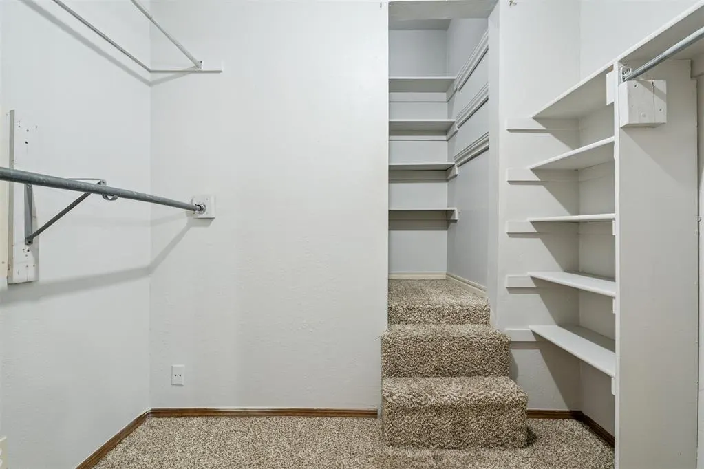 Photo 18 — 11608 Kings Circle, Oklahoma City, OK 73162