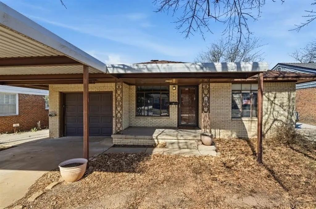 Photo 2 — 2517 NW 34th Street, Oklahoma City, OK 73112