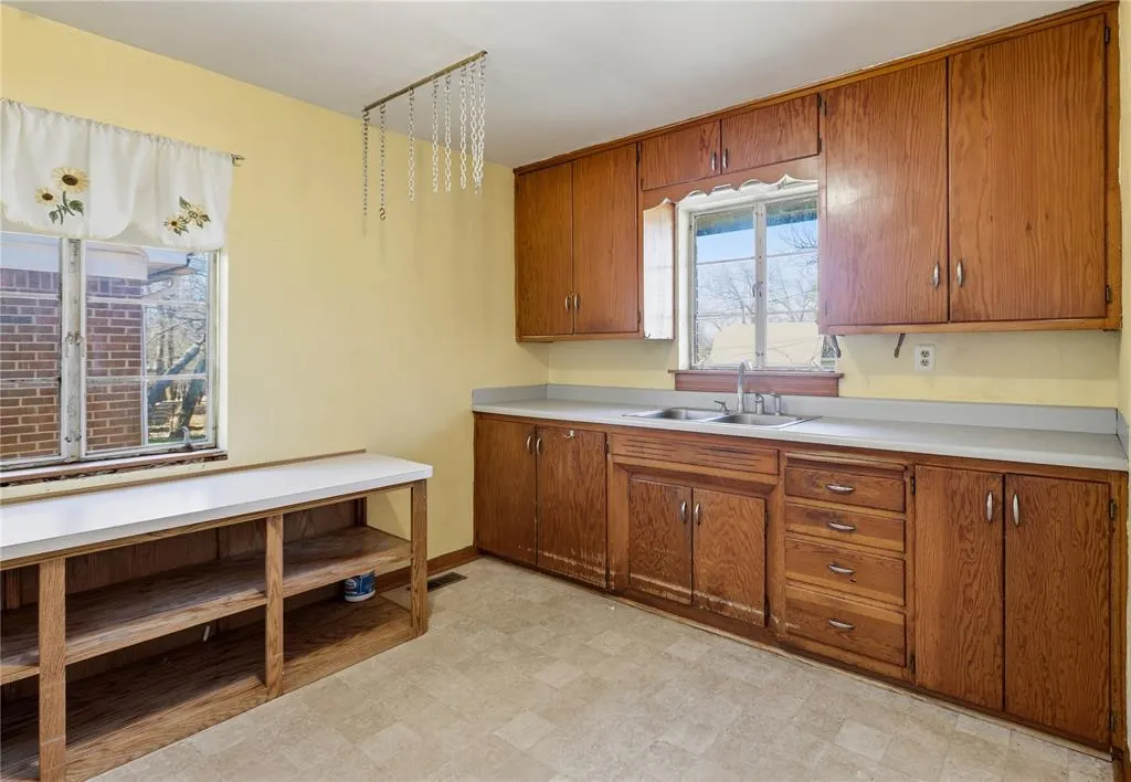 Photo 8 — 2517 NW 34th Street, Oklahoma City, OK 73112