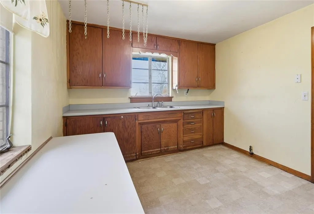 Photo 9 — 2517 NW 34th Street, Oklahoma City, OK 73112