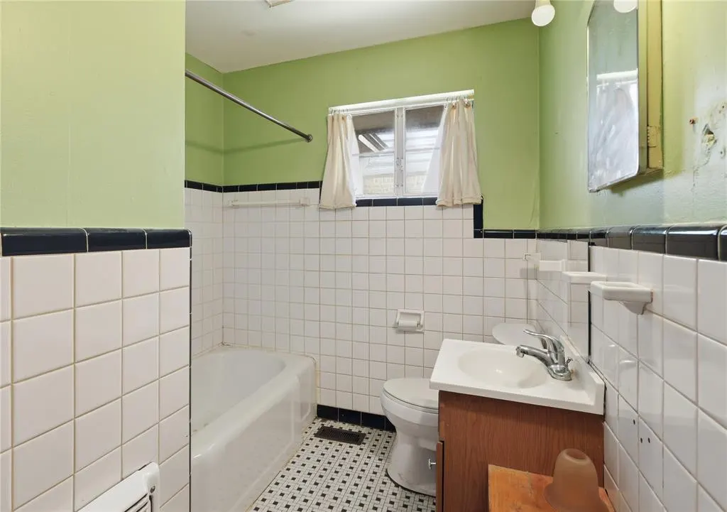 Photo 13 — 2517 NW 34th Street, Oklahoma City, OK 73112