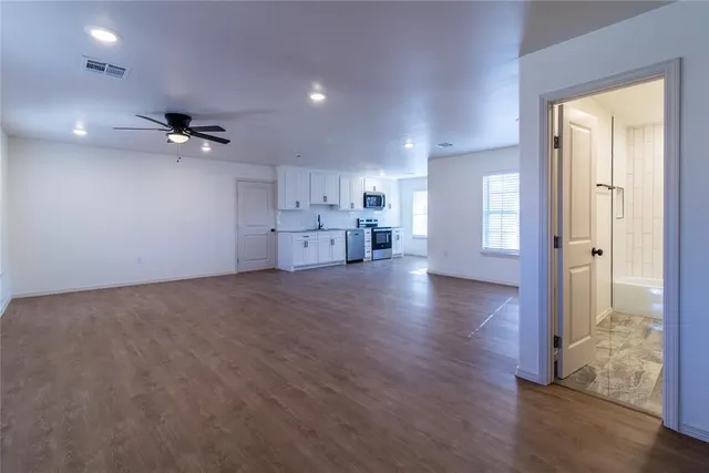 Photo 3 — 4408 E Reno Avenue, Oklahoma City, OK 73117