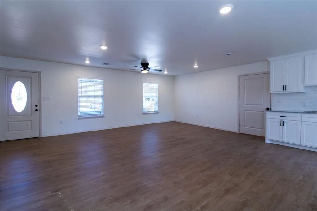 Photo 5 — 4408 E Reno Avenue, Oklahoma City, OK 73117