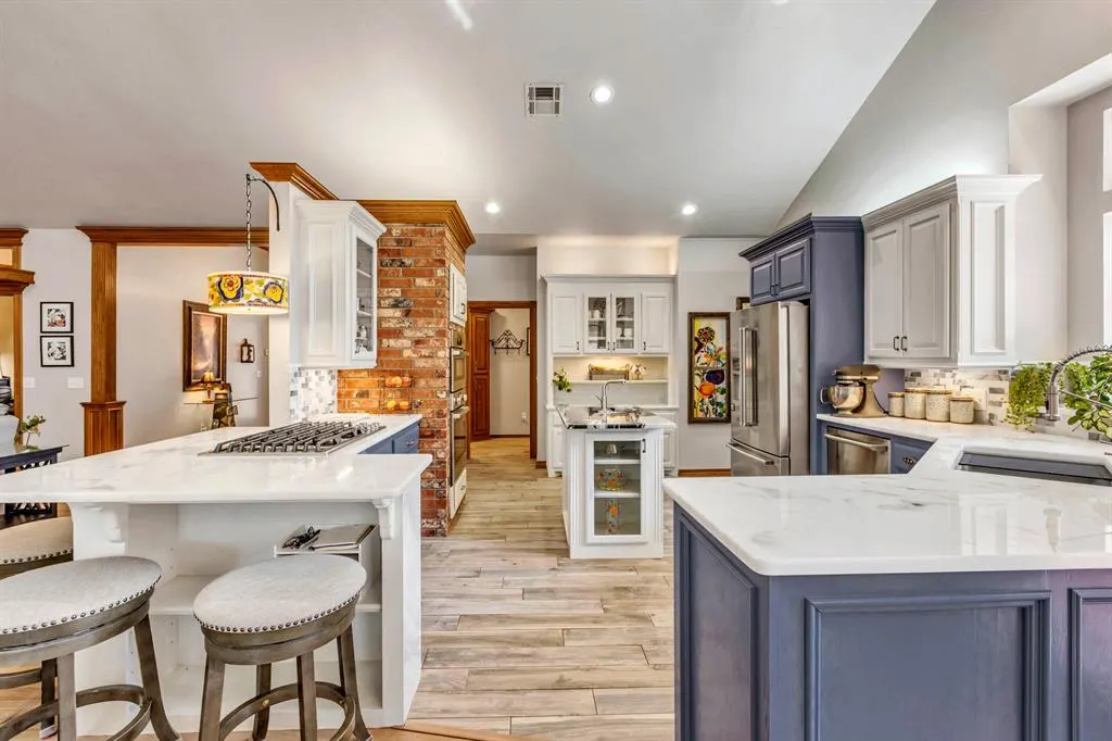 Photo 4 — 11001 Goldleaf Lane, Oklahoma City, OK 73131