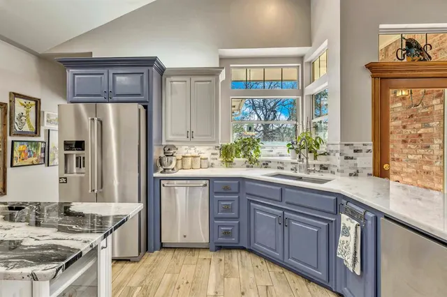 Photo 5 — 11001 Goldleaf Lane, Oklahoma City, OK 73131