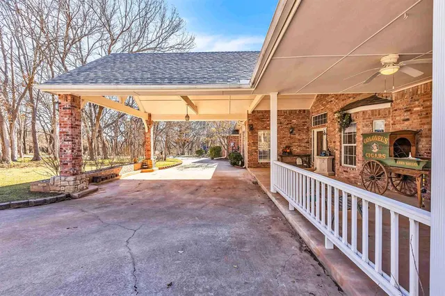 Photo 7 — 11001 Goldleaf Lane, Oklahoma City, OK 73131