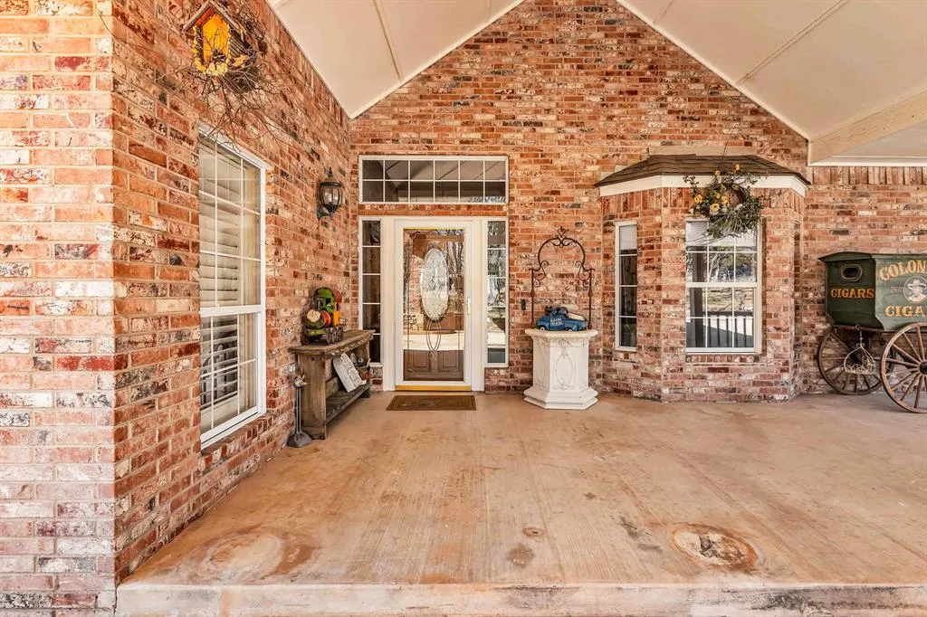 Photo 9 — 11001 Goldleaf Lane, Oklahoma City, OK 73131