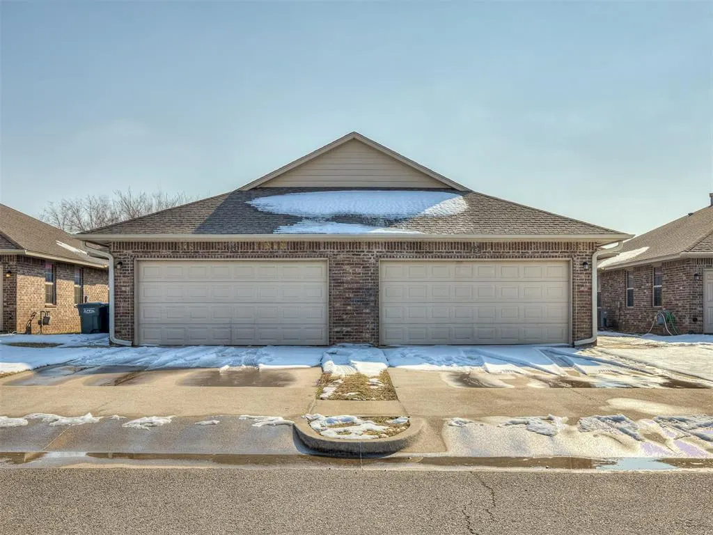 Front exterior — 122 Ashley Drive 120 & 122, Edmond, OK 73003