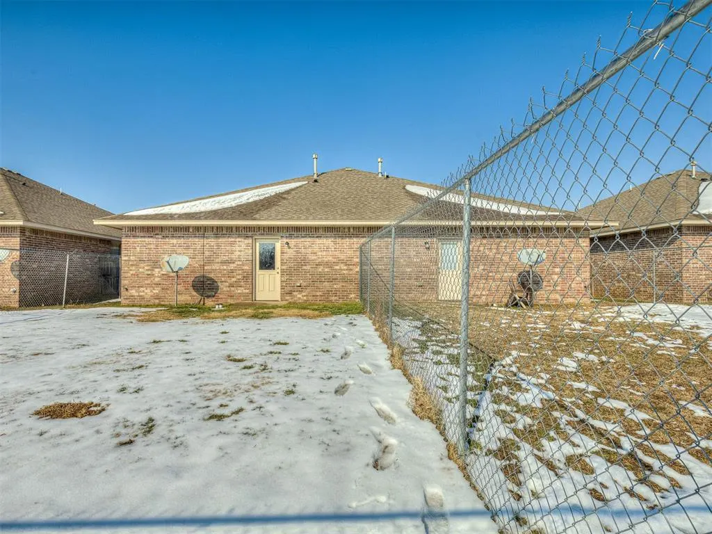 Photo 37 — 122 Ashley Drive 120 & 122, Edmond, OK 73003