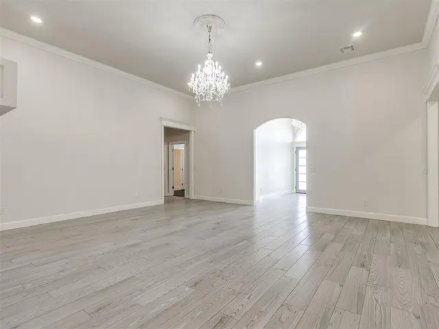 Photo 8 — 10917 Oaksplinter Lane, Oklahoma City, OK 73173