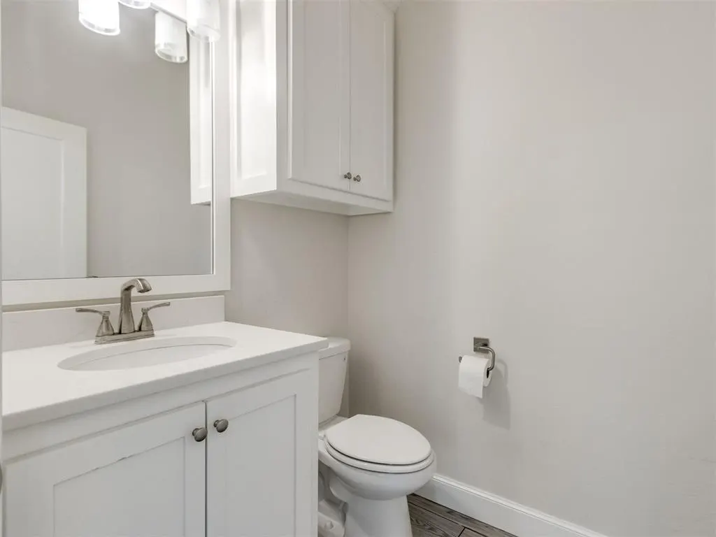 Photo 9 — 10917 Oaksplinter Lane, Oklahoma City, OK 73173