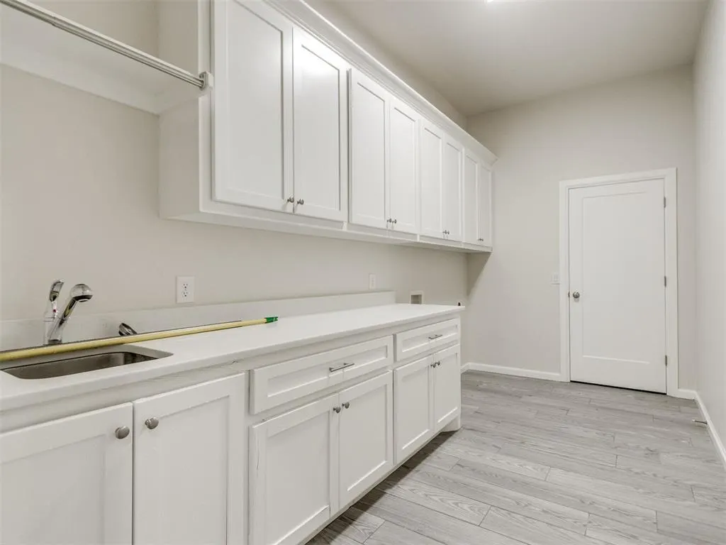 Photo 17 — 10917 Oaksplinter Lane, Oklahoma City, OK 73173