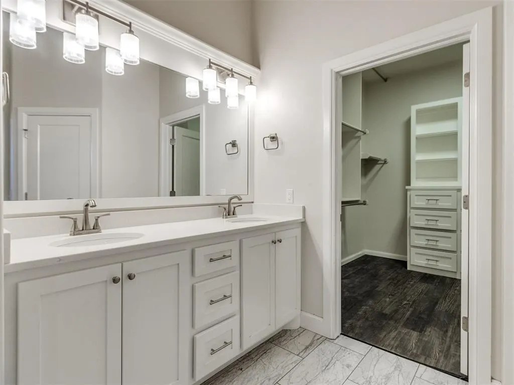 Photo 20 — 10917 Oaksplinter Lane, Oklahoma City, OK 73173