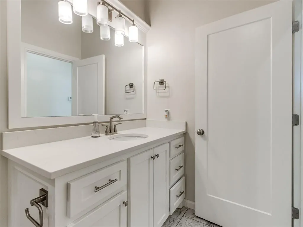 Photo 27 — 10917 Oaksplinter Lane, Oklahoma City, OK 73173