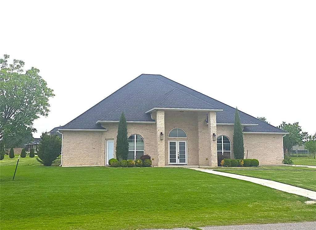 Front exterior — 10917 Oaksplinter Lane, Oklahoma City, OK 73173
