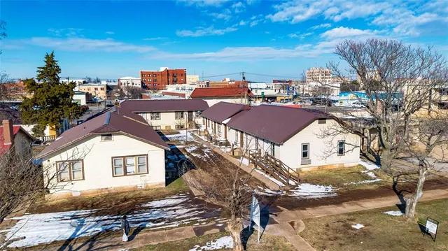 Photo 2 — 408 W Colorado Avenue, Chickasha, OK 73018
