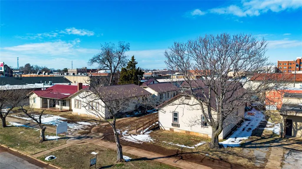 Photo 3 — 408 W Colorado Avenue, Chickasha, OK 73018