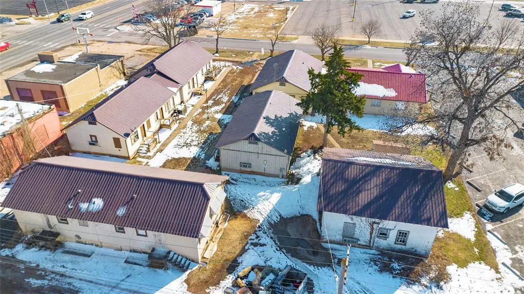 Photo 5 — 408 W Colorado Avenue, Chickasha, OK 73018