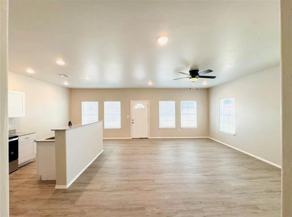 Front exterior — 300 NW 122nd Street B, Oklahoma City, OK 73114