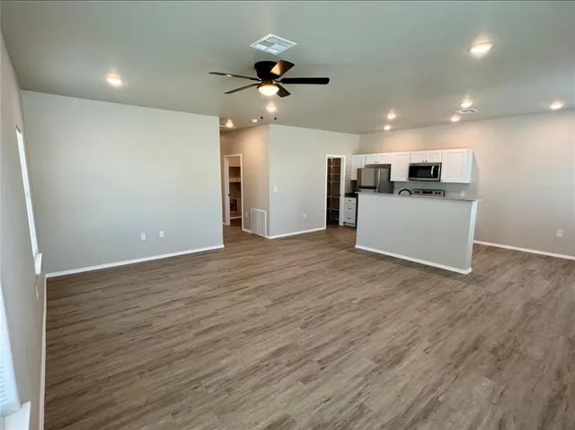 Photo 3 — 300 NW 122nd Street B, Oklahoma City, OK 73114