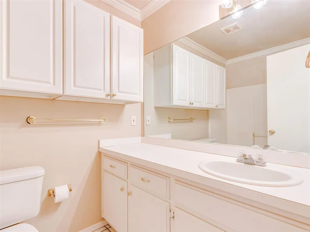 Photo 7 — 400 W 10th Street, Edmond, OK 73003