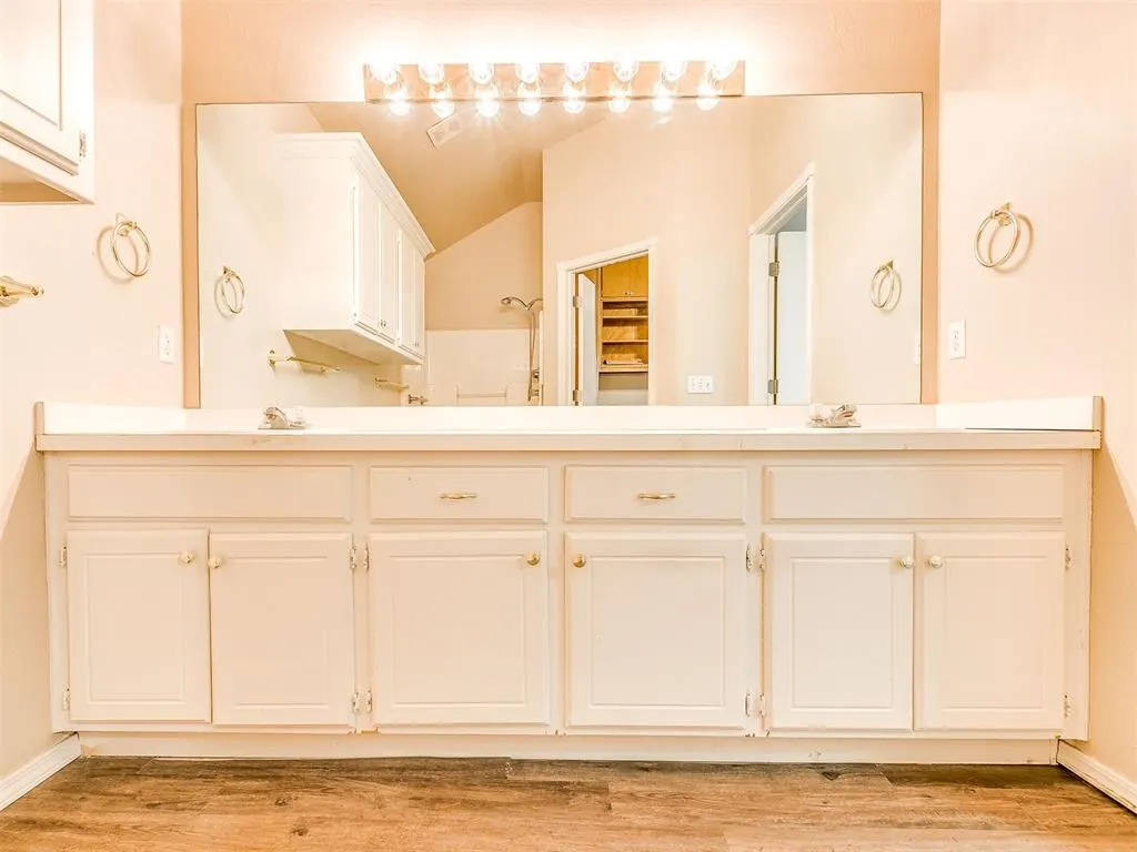 Photo 11 — 400 W 10th Street, Edmond, OK 73003