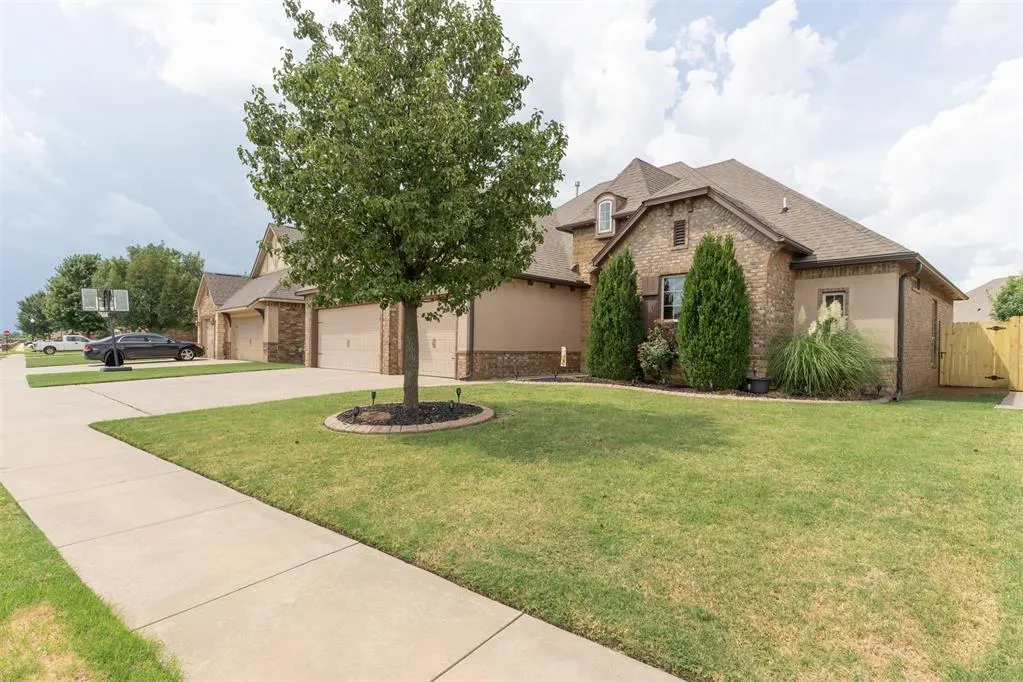 Front exterior — 4829 SW 123rd Street, Oklahoma City, OK 73173