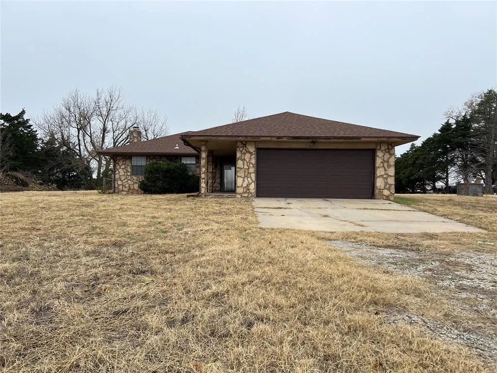 Front exterior — 31162 Square Top Road, Anadarko, OK 73005