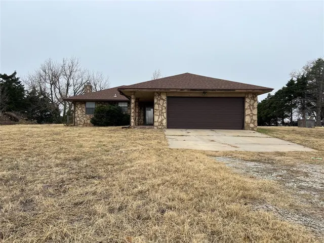 Front exterior — 31162 Square Top Road, Anadarko, OK 73005