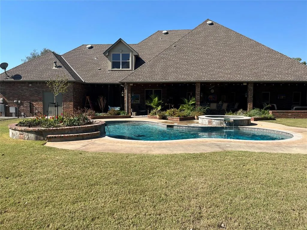 Photo 2 — 14400 S Blackwelder Avenue, Oklahoma City, OK 73170