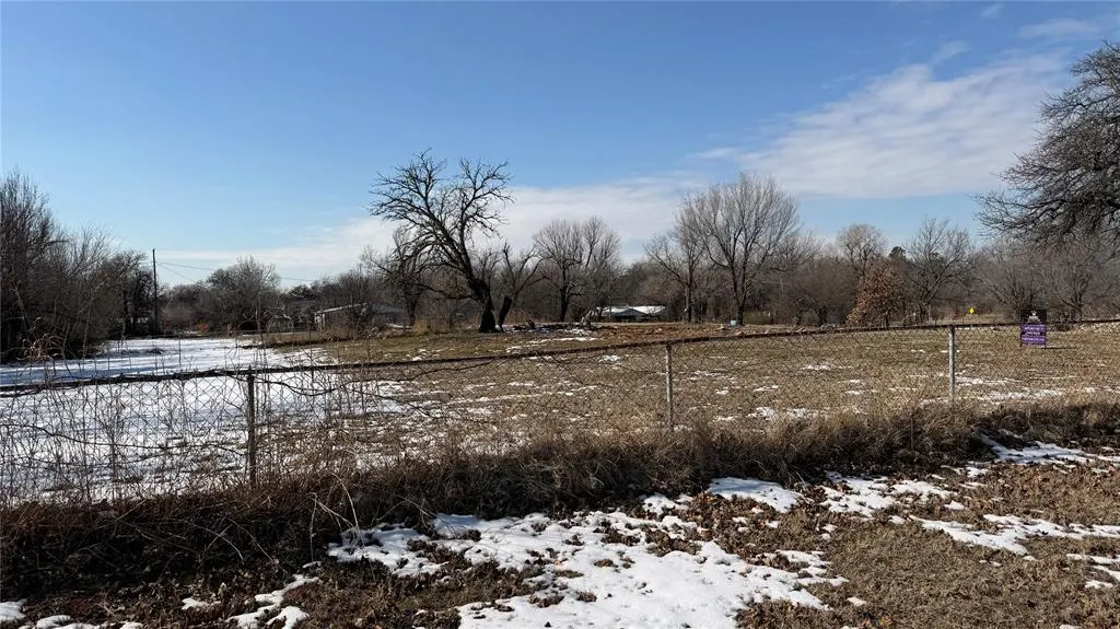 Photo 2 — 1915 N Avery Avenue, Nicoma Park, OK 73141