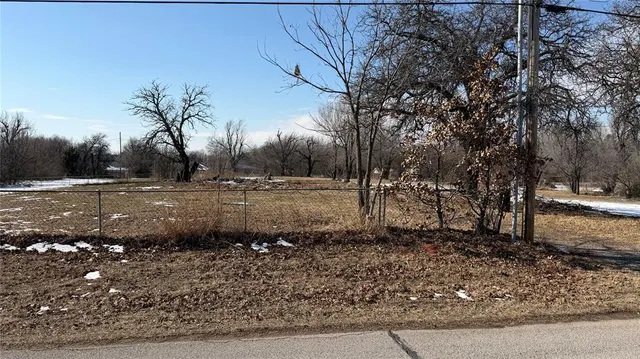 Photo 3 — 1915 N Avery Avenue, Nicoma Park, OK 73141