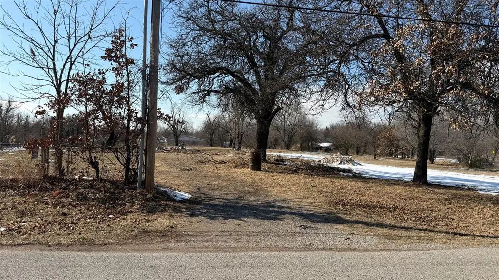 Photo 5 — 1915 N Avery Avenue, Nicoma Park, OK 73141