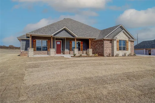 Photo 3 — 201 Meadowlark Lane, Blanchard, OK 73010