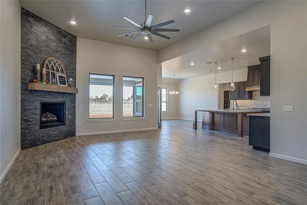 Photo 7 — 201 Meadowlark Lane, Blanchard, OK 73010