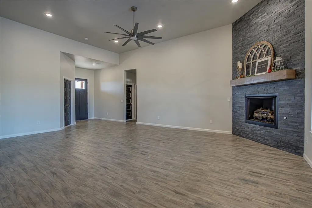 Photo 9 — 201 Meadowlark Lane, Blanchard, OK 73010