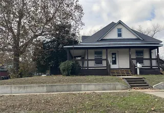 Sold home at 702 N Beard Avenue